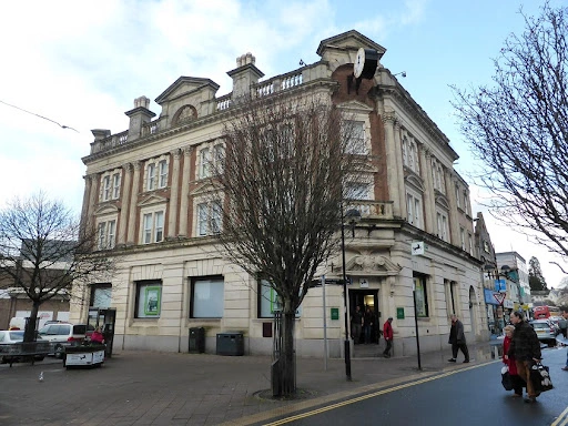 Lloyds Bank Corner Newton Abbott Drop In Fostering Information
